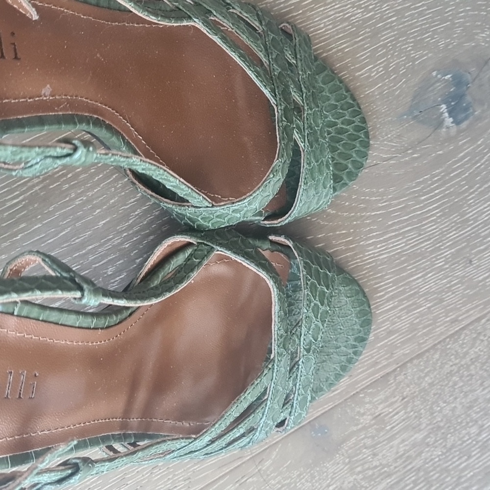 Green Heels - Picture 4 of 4